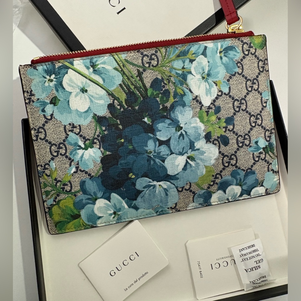 Authentic Gucci Floral Clutch - Picture 4 of 11